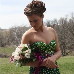 Emerald Green Jeweled Mermaid Prom Dress